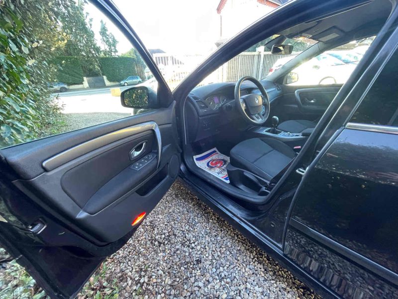 RENAULT LAGUNA III 2010 2.0 dCi 131cv