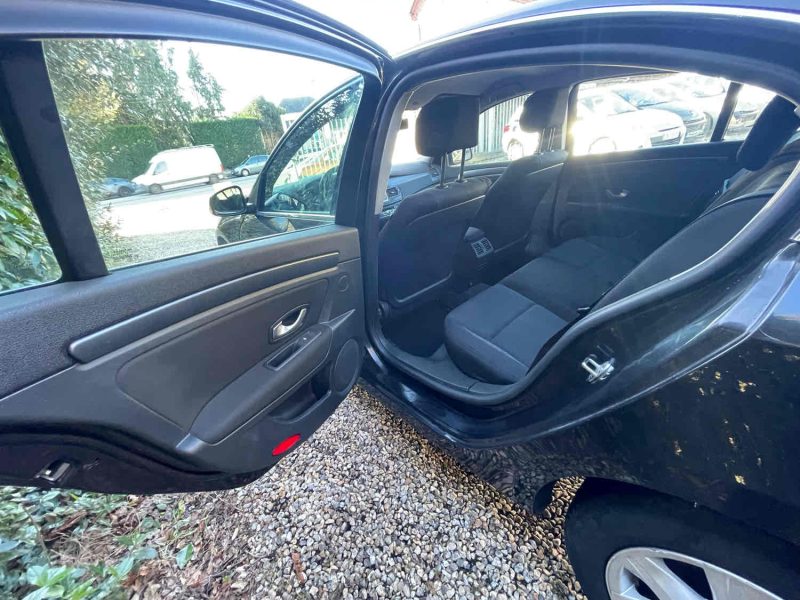 RENAULT LAGUNA III 2010 2.0 dCi 131cv