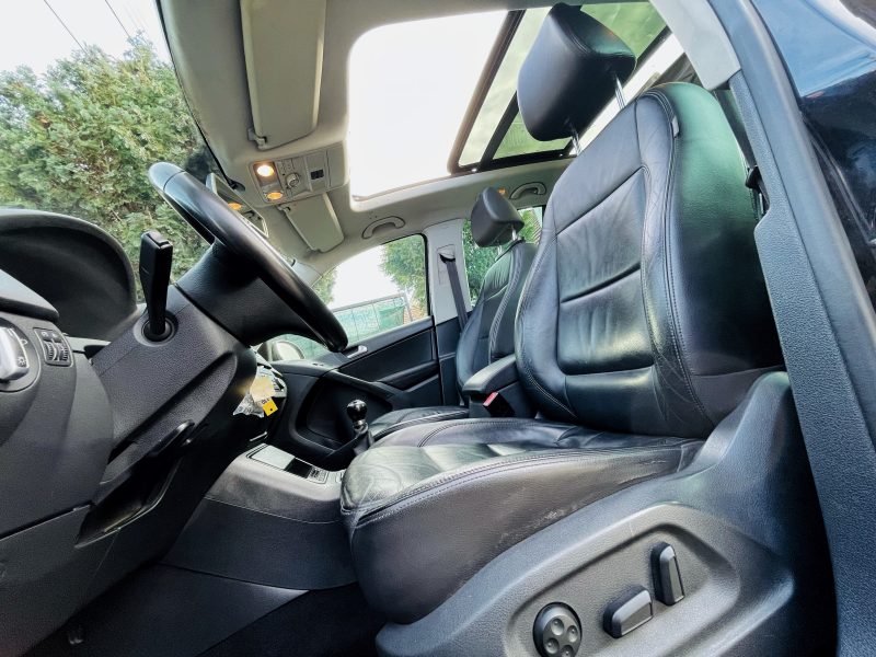 VOLKSWAGEN TIGUAN 2011