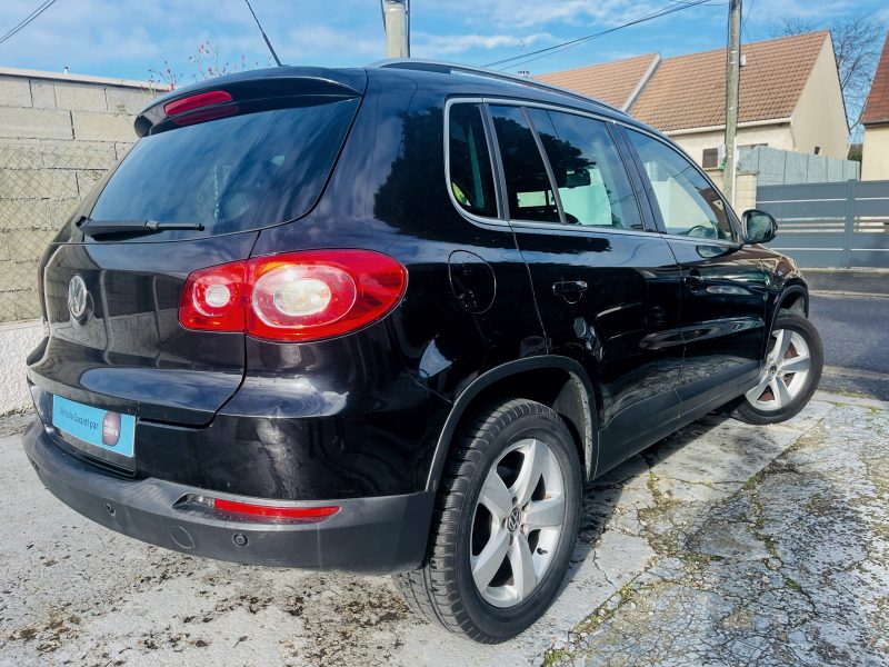 VOLKSWAGEN TIGUAN 2011