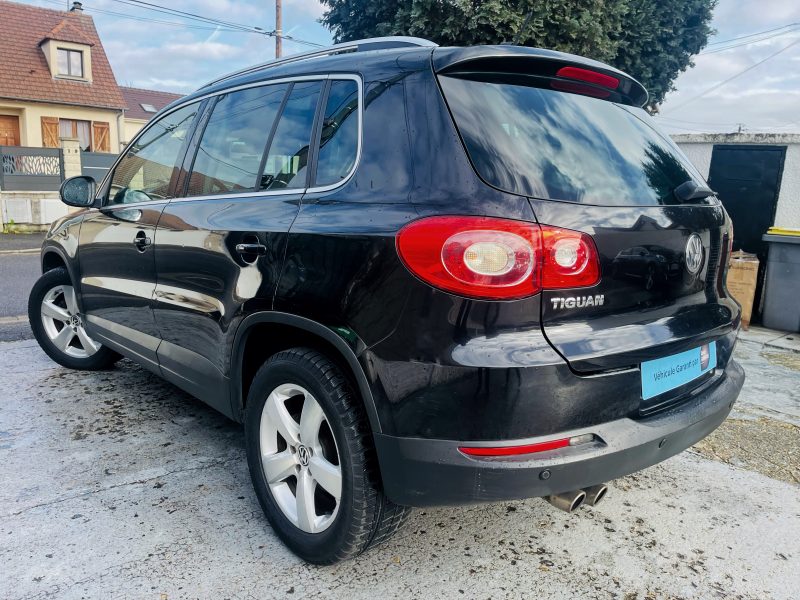 VOLKSWAGEN TIGUAN 2011
