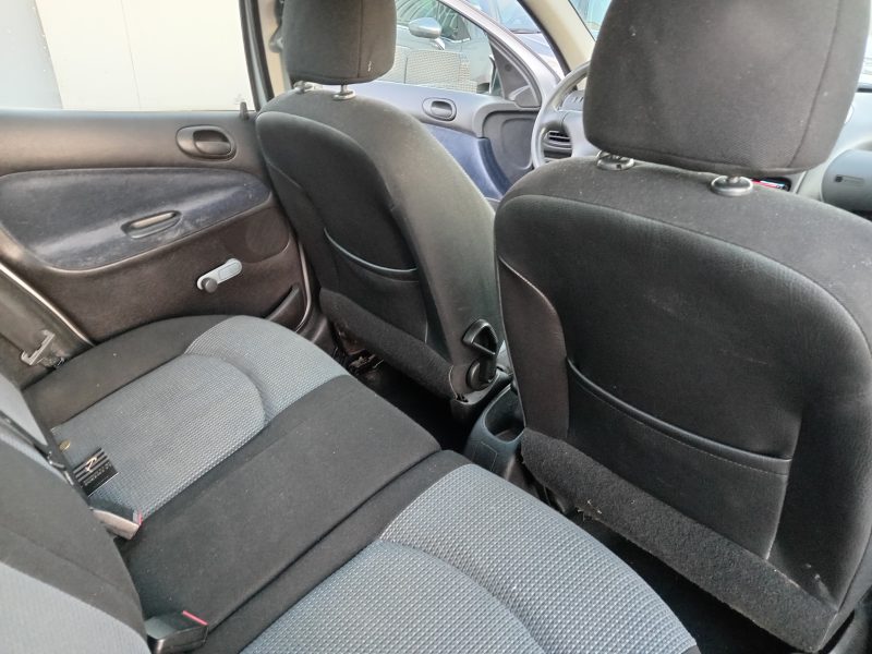 PEUGEOT 206 5 portes 2001