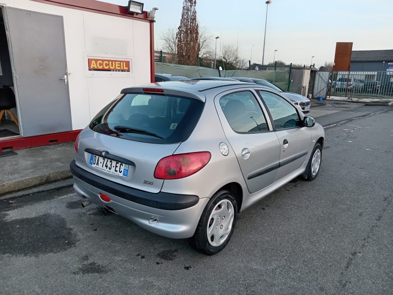 PEUGEOT 206 5 portes 2001