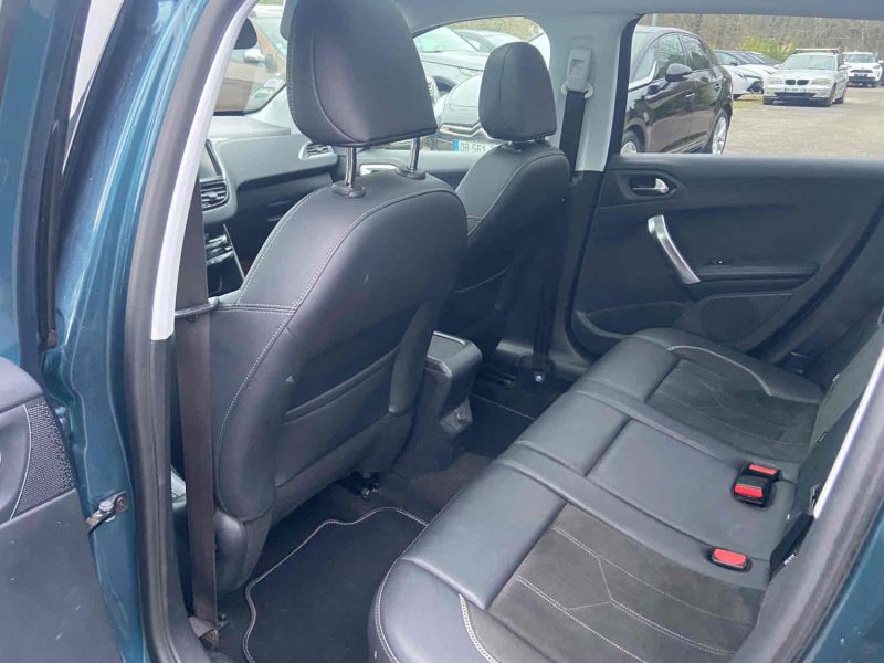 PEUGEOT 2008 1.6 BLUEHDI 120 CROSSWAY