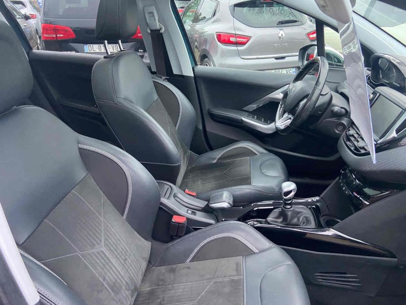 PEUGEOT 2008 1.6 BLUEHDI 120 CROSSWAY