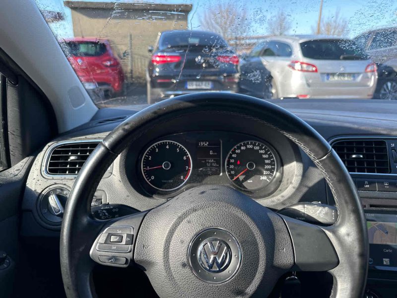 VOLKSWAGEN POLO V 2014