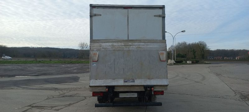 IVECO DAILY VI CAISSE HAYON 2016