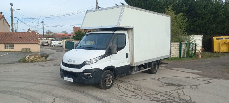 IVECO DAILY VI CAISSE HAYON 2016