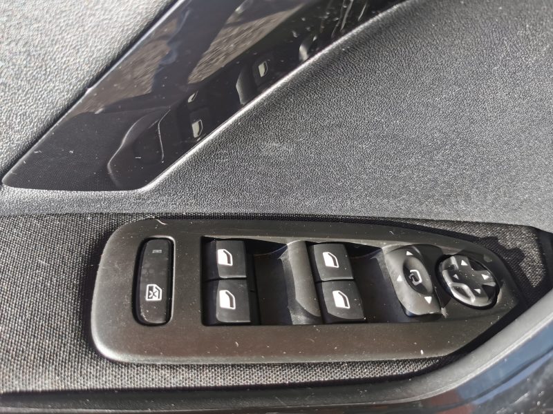 PEUGEOT 208 I ALLURE 2017