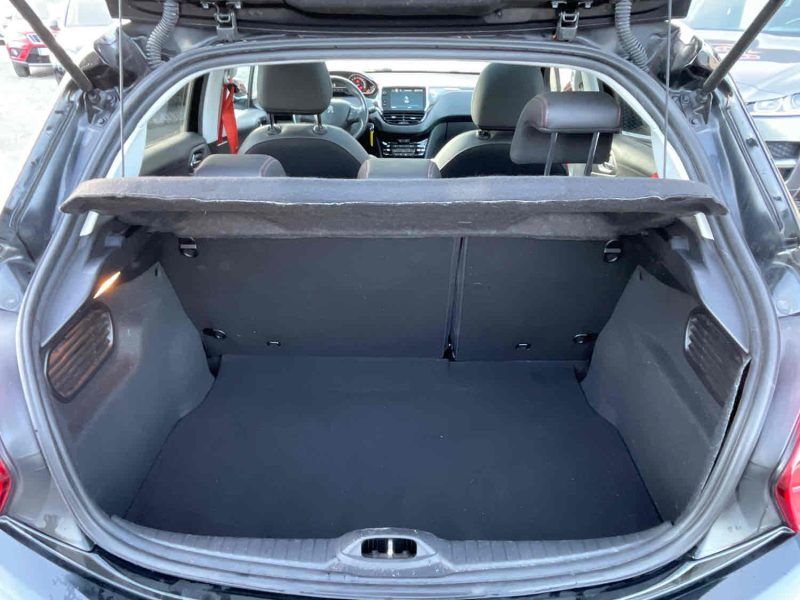 PEUGEOT 208  2017