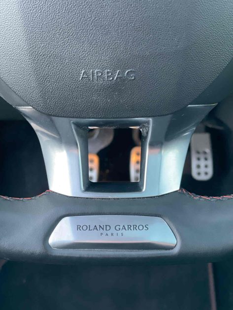 PEUGEOT 208  2017