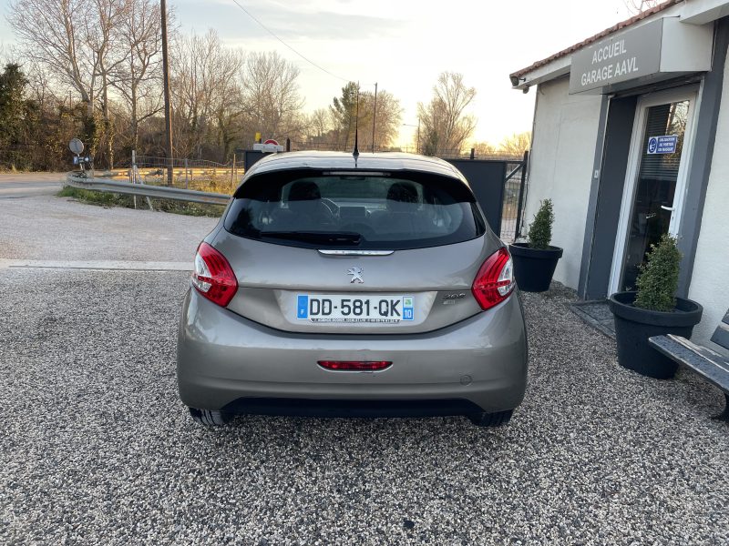 PEUGEOT 208 I 2014