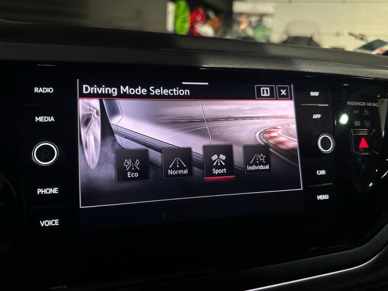 2.0 GTI 200 cv VIRTUAL COCKPIT / CARPLAY / CAMERA AR 