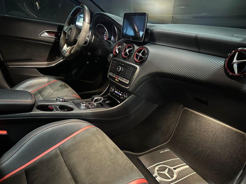 MERCEDES CLASSE A 45 AMG 2.0 Turbo 4MATIC 7G-DCT 381 cv Pack Aero Echappement Perf , Toit ouvrants ,