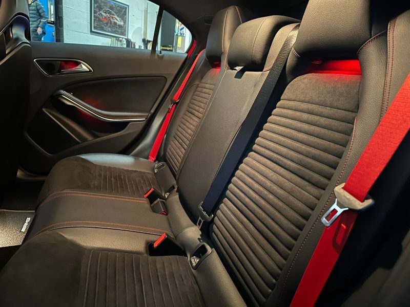 MERCEDES CLASSE A 45 AMG 2.0 Turbo 4MATIC 7G-DCT 381 cv Pack Aero Echappement Perf , Toit ouvrants ,