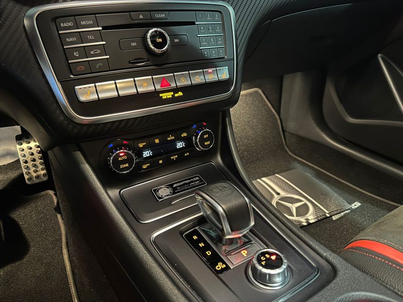 MERCEDES CLASSE A 45 AMG 2.0 Turbo 4MATIC 7G-DCT 381 cv Pack Aero Echappement Perf , Toit ouvrants ,