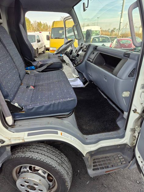 Mitsubishi fuso canter frigorifique125cv 2006 52000 km VENTE MARCHAND