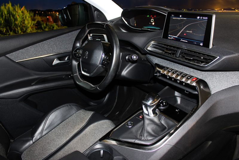 PEUGEOT 3008 SUV 2017