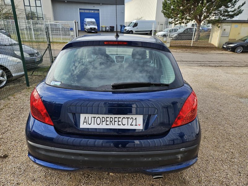 PEUGEOT 207 2009