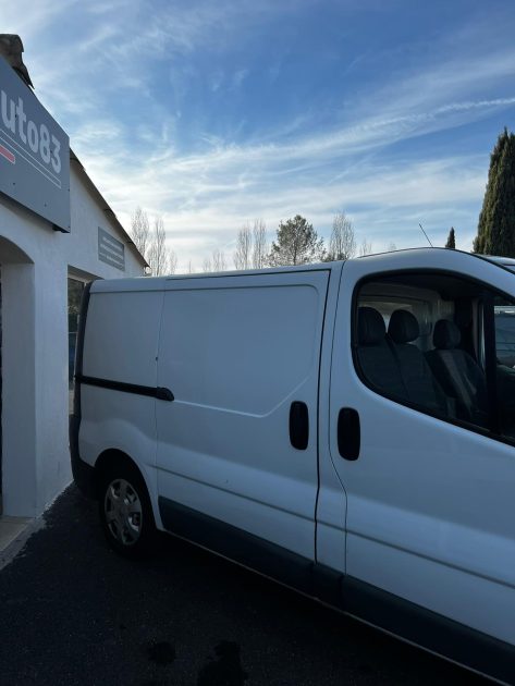 RENAULT TRAFIC 2010