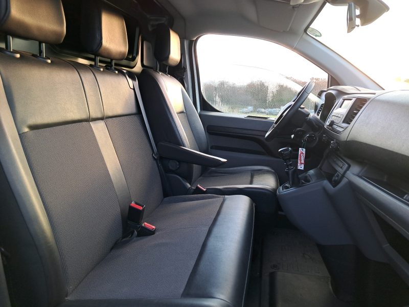 PEUGEOT EXPERT Camionnette 2017