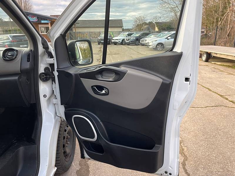RENAULT TRAFIC  3 