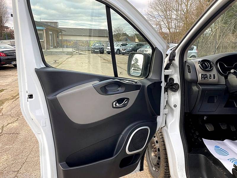 RENAULT TRAFIC  3 