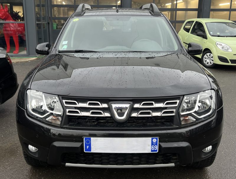 DACIA DUSTER PHASE 2 II 1.5 DCI 110 BOITE AUTO 4x2 14 900 KMS GPS 1ERE MAIN ATTELAGE - GARANTIE 1 AN