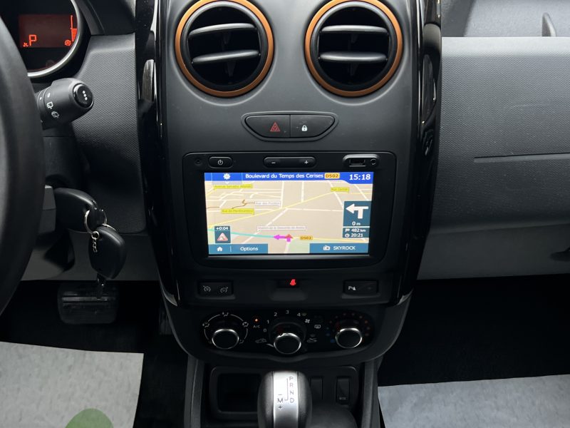 DACIA DUSTER PHASE 2 II 1.5 DCI 110 BOITE AUTO 4x2 14 900 KMS GPS 1ERE MAIN ATTELAGE - GARANTIE 1 AN