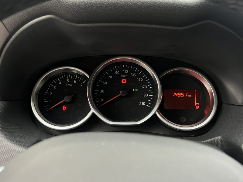 DACIA DUSTER PHASE 2 II 1.5 DCI 110 BOITE AUTO 4x2 14 900 KMS GPS 1ERE MAIN ATTELAGE - GARANTIE 1 AN