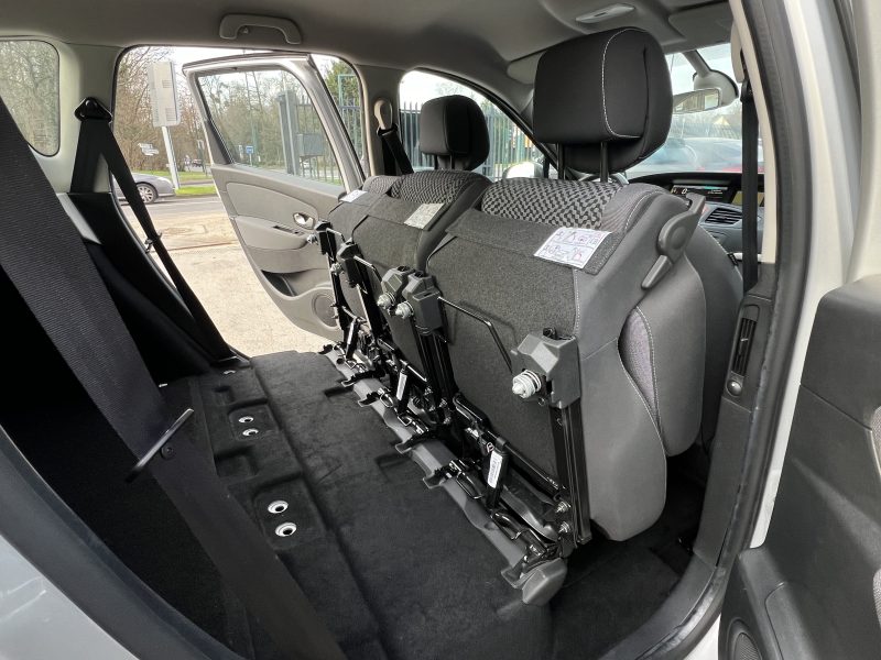 RENAULT SCENIC 3 III 1.5 DCI 110 PREMIERE MAIN CRIT AIR 2 / GPS TOM TOM REGULATEUR - GARANTIE 1 AN