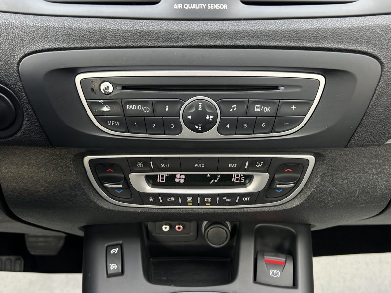 RENAULT SCENIC 3 III 1.5 DCI 110 PREMIERE MAIN CRIT AIR 2 / GPS TOM TOM REGULATEUR - GARANTIE 1 AN