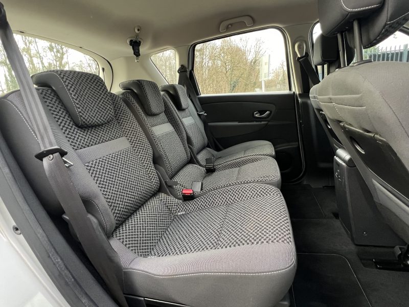 RENAULT SCENIC 3 III 1.5 DCI 110 PREMIERE MAIN CRIT AIR 2 / GPS TOM TOM REGULATEUR - GARANTIE 1 AN