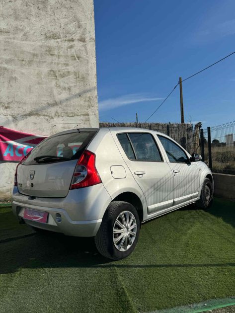 DACIA SANDERO 2010