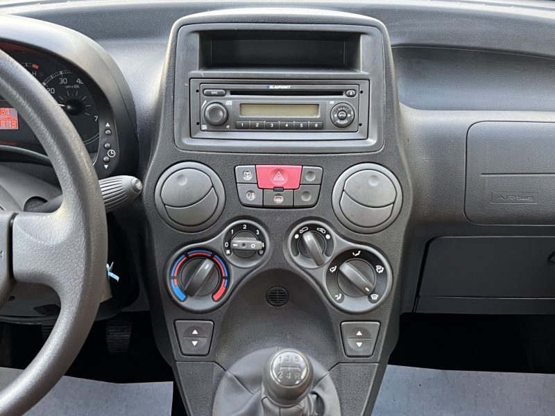 FIAT PANDA II 1.2 60 Cv 5 PORTES / CLIMATISATION BLUETOOTH PAIEMENT 4 FOIS CB POSS - GARANTIE 1 AN
