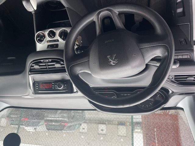 PEUGEOT 208 LIKE