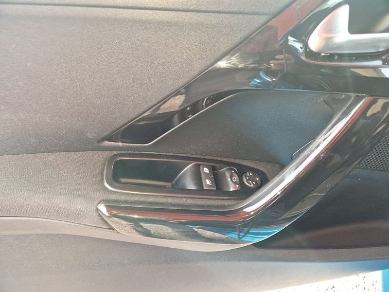 PEUGEOT 208 I 1,4HDI 68CH LIKE 2013