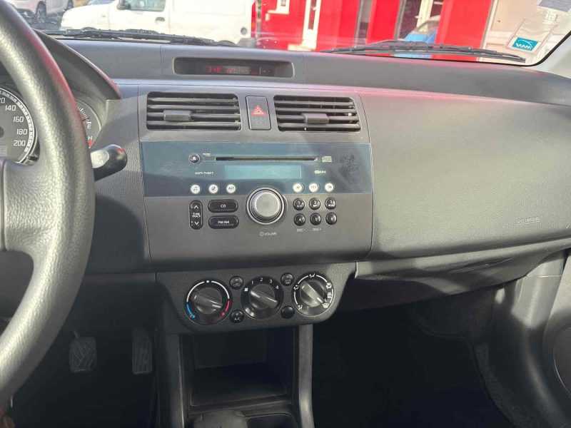 SUZUKI SWIFT III 1.3 1328cm3 92cv