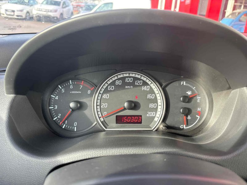 SUZUKI SWIFT III 1.3 1328cm3 92cv