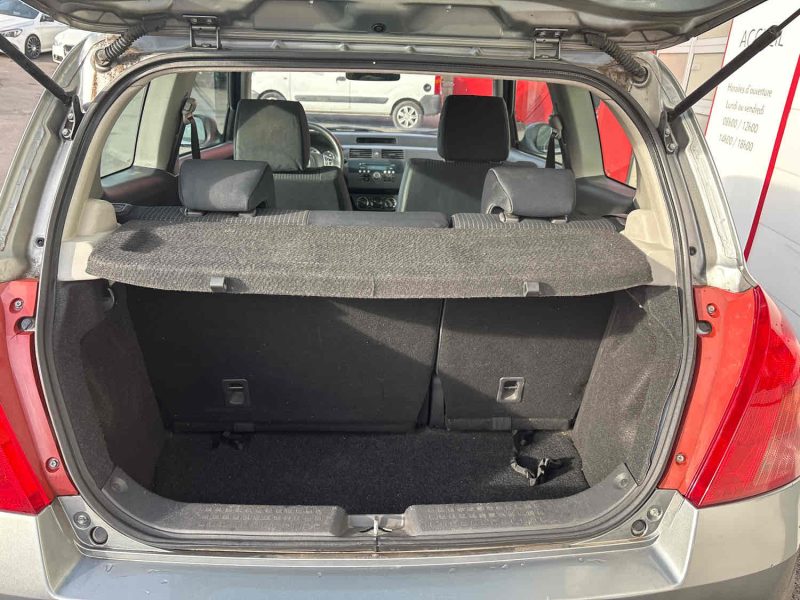 SUZUKI SWIFT III 1.3 1328cm3 92cv