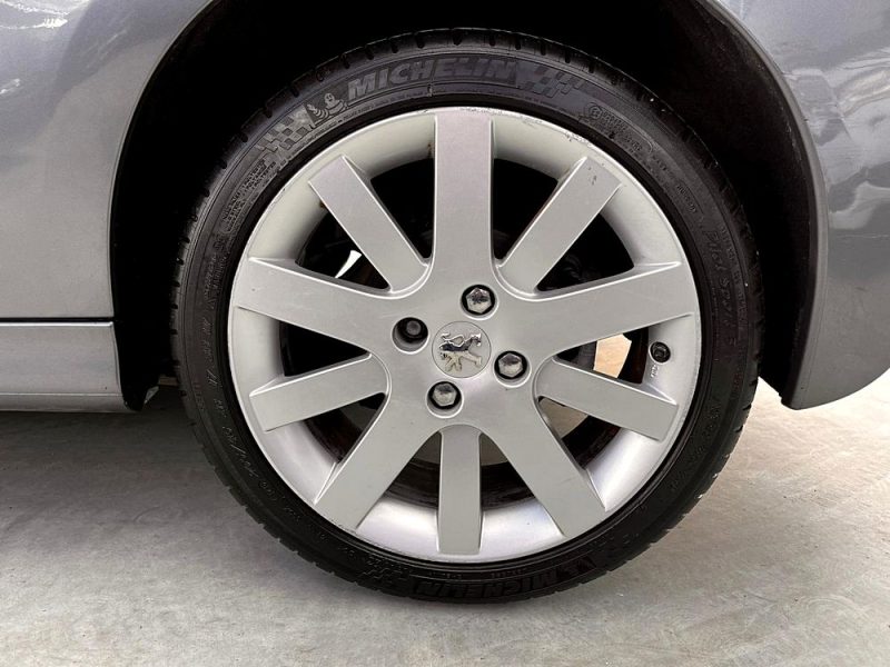 PEUGEOT 207 cc 1.6 HDI 110 Sport