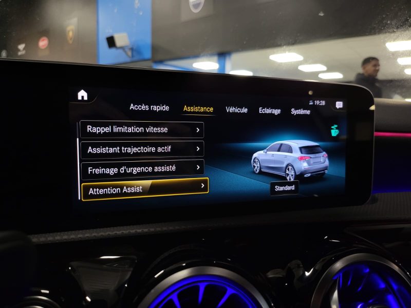 MERCEDES CLASSE A 200 d 150cv AMG LINE BURMESTER / CAMERA / CARPLAY / PACK LUMIERE D\'AMBIANCE / SU