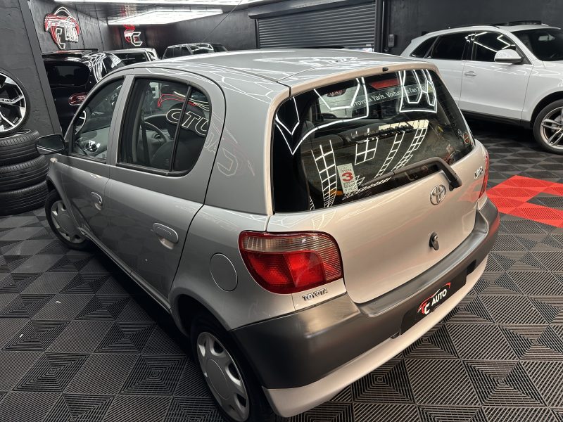 TOYOTA YARIS 2000