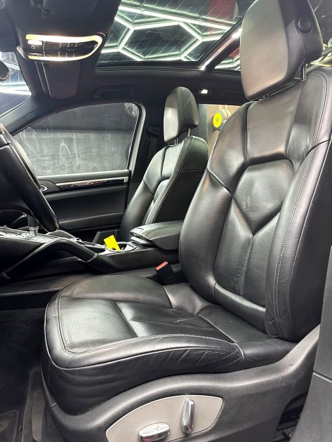 PORSCHE CAYENNE 2012