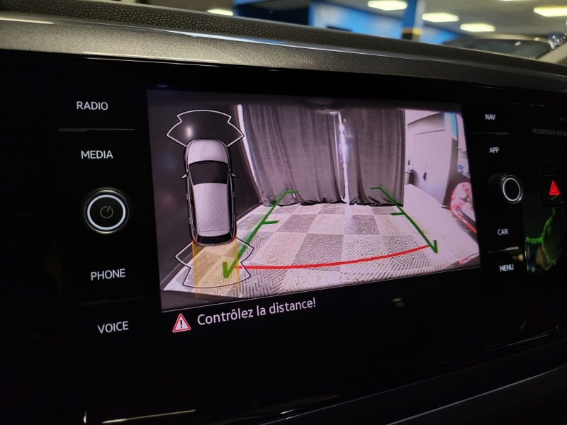 VOLKSWAGEN POLO VI 1.0 TSI 95 CV R LINE / VIRTUAL COCKPIT / CAMERA DE RECUL / RADAR AV ET AR / PACK 