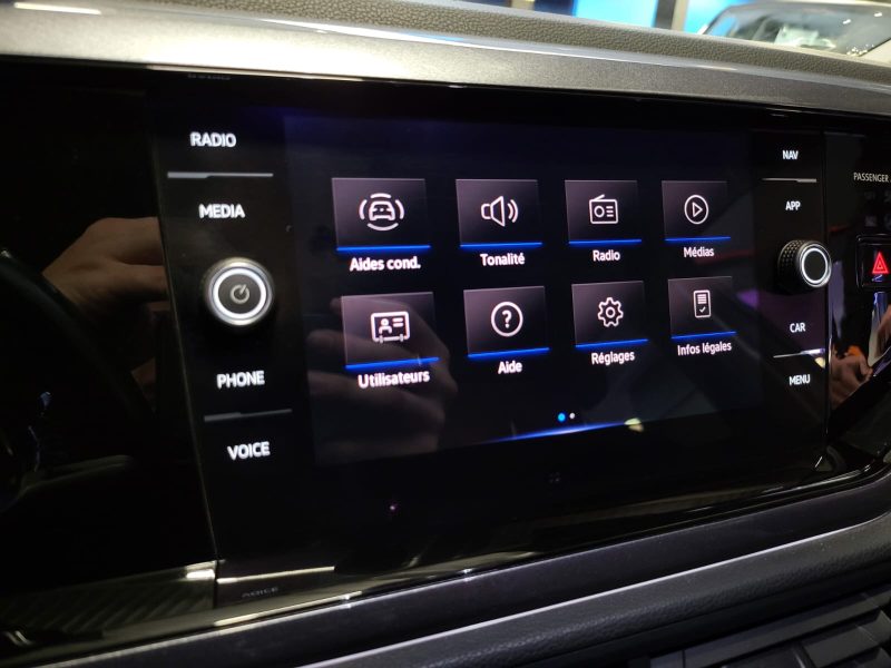 VOLKSWAGEN POLO VI 1.0 TSI 95 CV R LINE / VIRTUAL COCKPIT / CAMERA DE RECUL / RADAR AV ET AR / PACK 