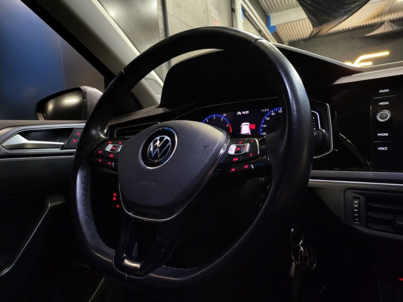 VOLKSWAGEN POLO VI 1.0 TSI 95 CV R LINE / VIRTUAL COCKPIT / CAMERA DE RECUL / RADAR AV ET AR / PACK 