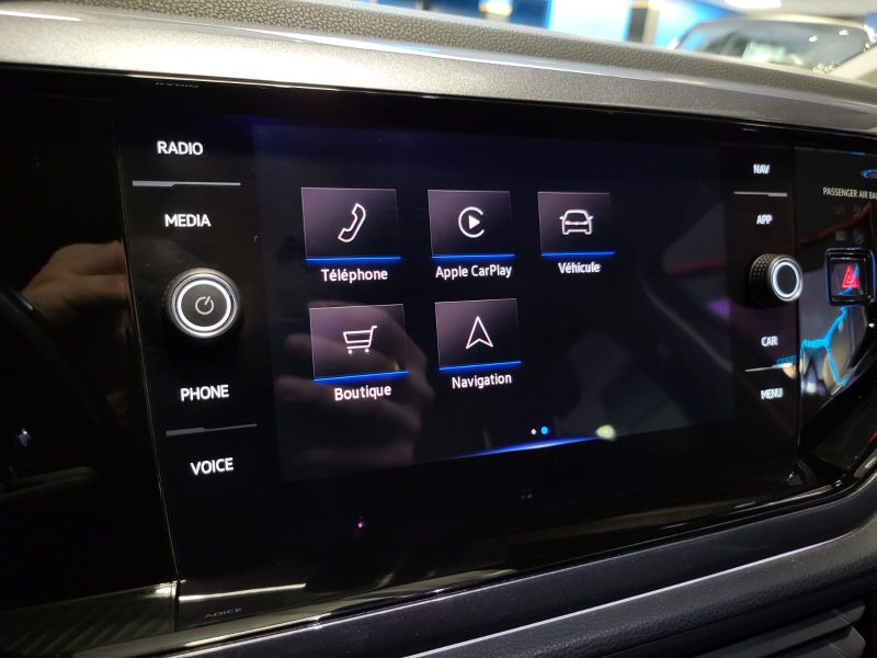 VOLKSWAGEN POLO VI 1.0 TSI 95 CV R LINE / VIRTUAL COCKPIT / CAMERA DE RECUL / RADAR AV ET AR / PACK 