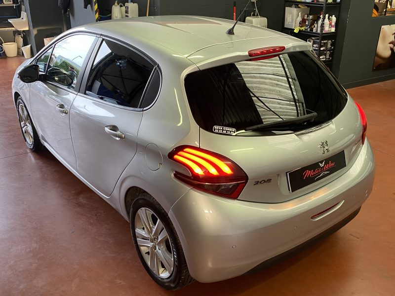 PEUGEOT 208 I 2016