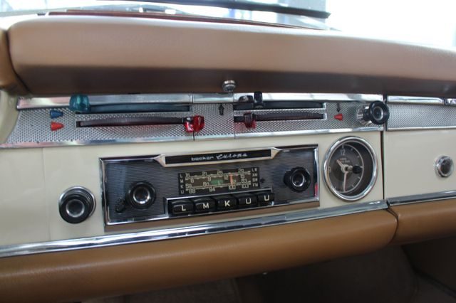 MERCEDES BENZ 250 SL PAGODE AUTOMATIQUE 1967